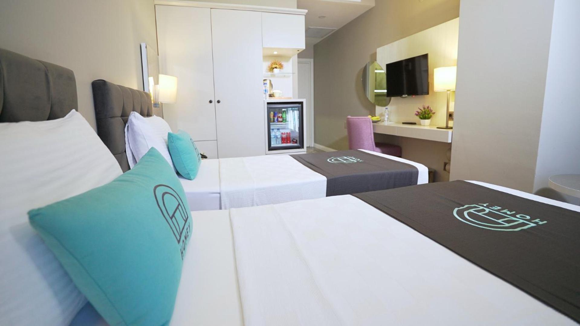 Homey Airport Hotel Arnavutkoy Exteriör bild